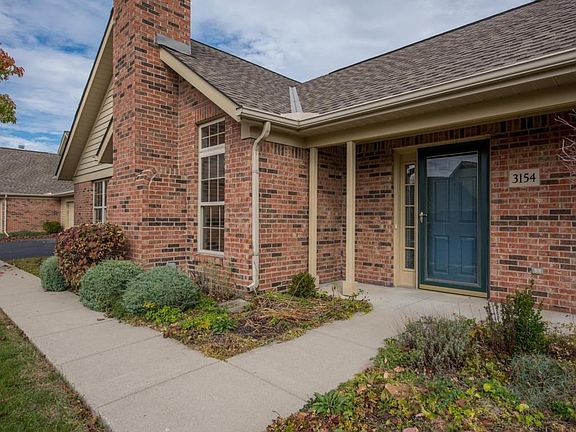 3rd image of 3154 Pine Manor Blvd