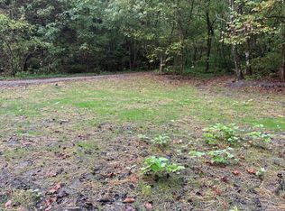 3350 Lower Pompey Rd, Shelbiana, KY 41562