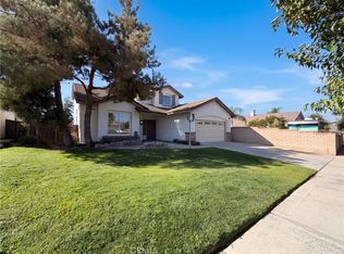 33825 Glenoaks Dr, Yucaipa, CA 92399
