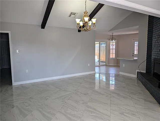 3 bed, 2.0 bath, 1450 sqft, $1,800 — Photo 3