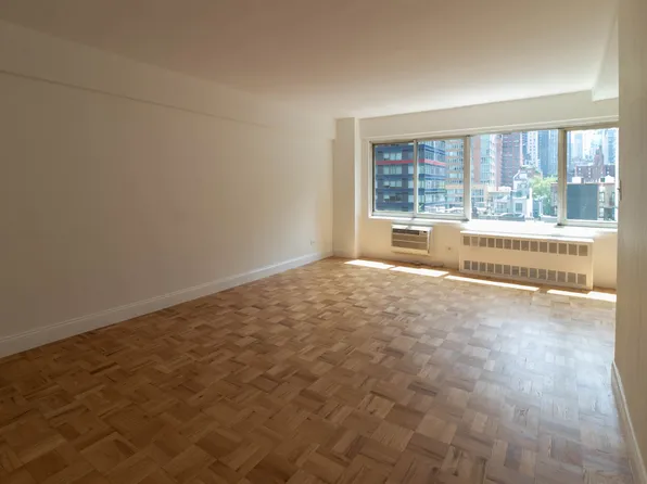 240 East 55th Street 8B image 2 of 7