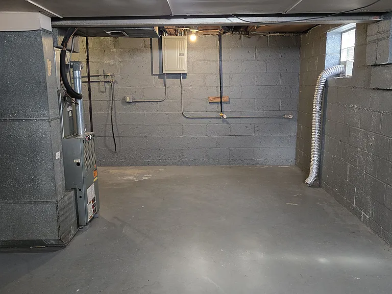 22751 Fox Ave #H — Photo 8