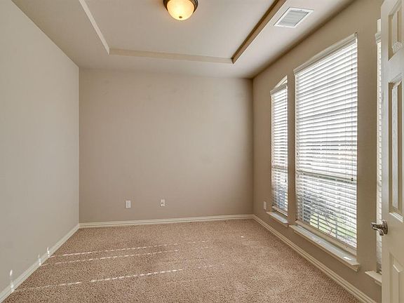 3rd image of 8401 Hornbeam Dr