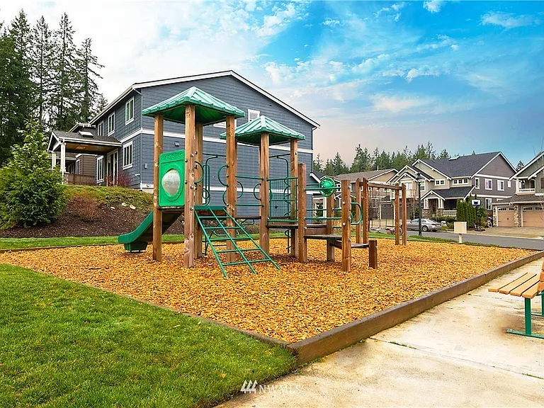 23372 SE 4th Pl — Photo 24