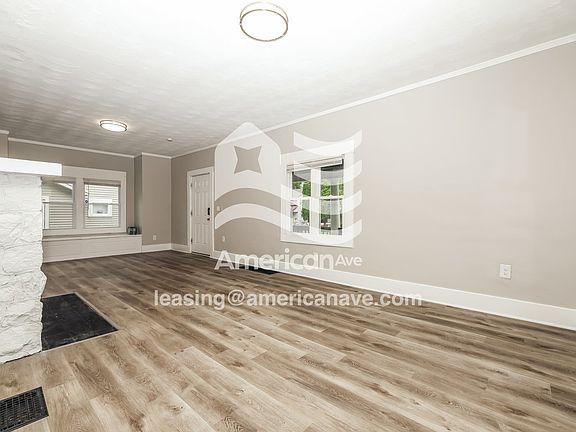 881814_004_living_room_5.jpg
