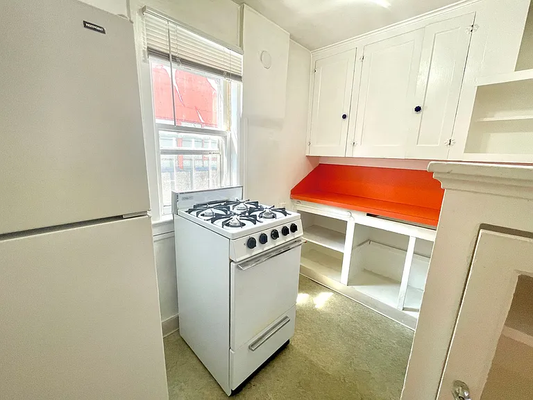 1035 SE 12th Ave — Photo 10