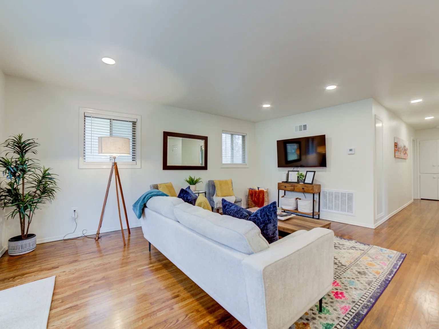 3 bed, 2.5 bath, 1575 sqft, $3,500 — Photo 3