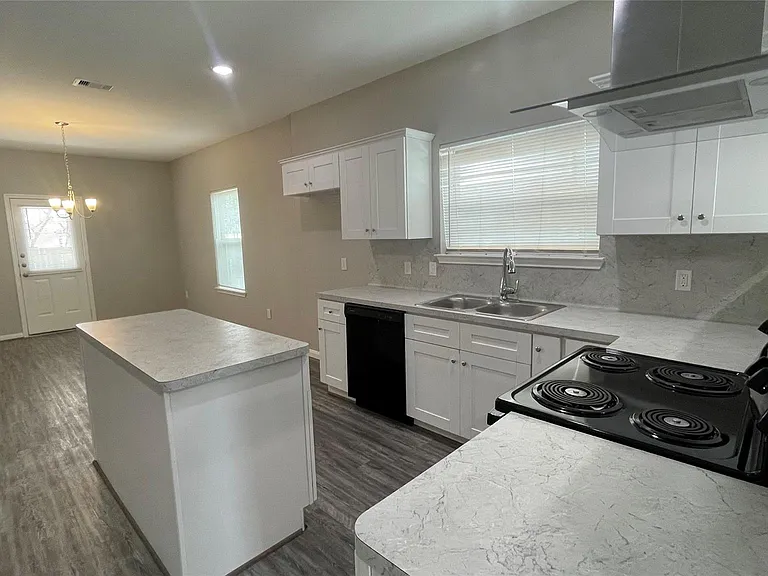 4510 Mayflower St #B — Photo 5