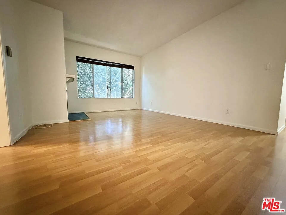 1 bed, 1.0 bath, 800 sqft, $2,795 — Photo 2