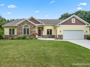 3754 Windwood Dr NE, Rockford, MI 49341