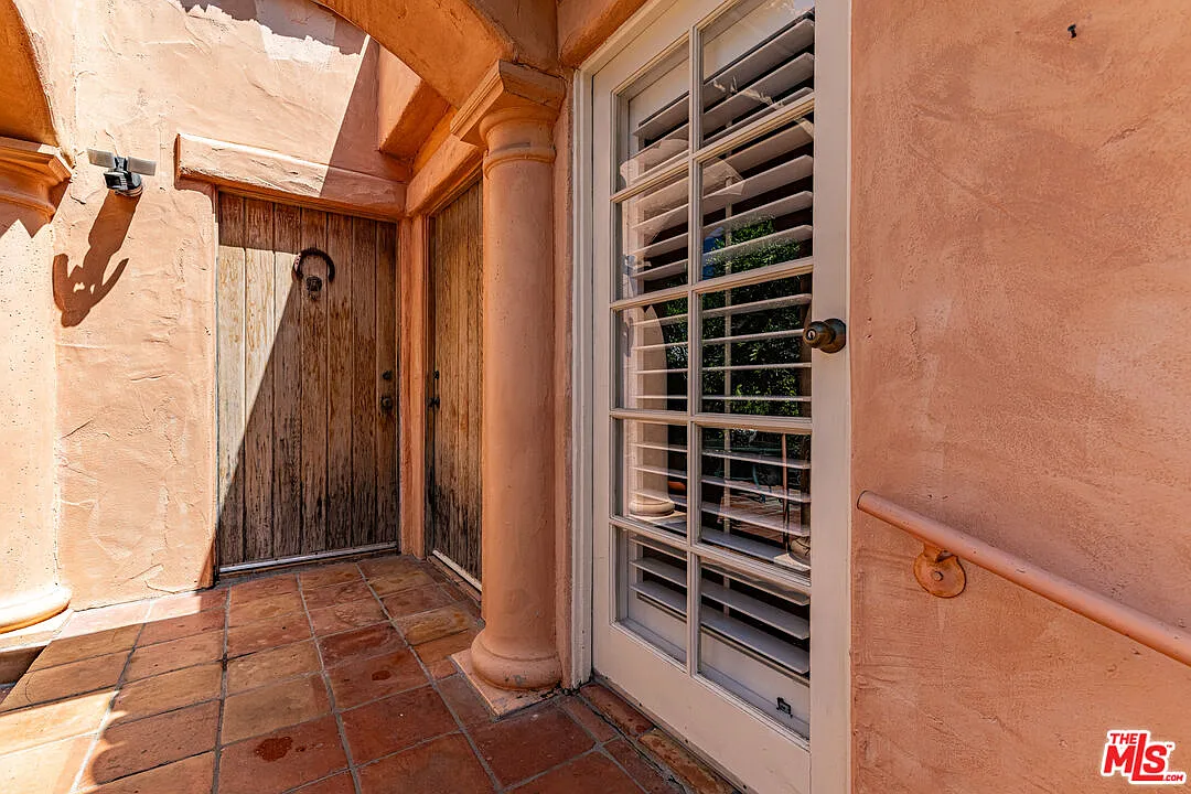 1 bed, 1.0 bath, $3,000 — Photo 2