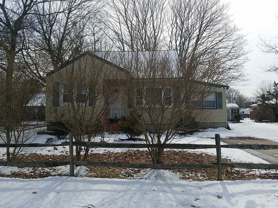 1st image of 32 Schenk Dr