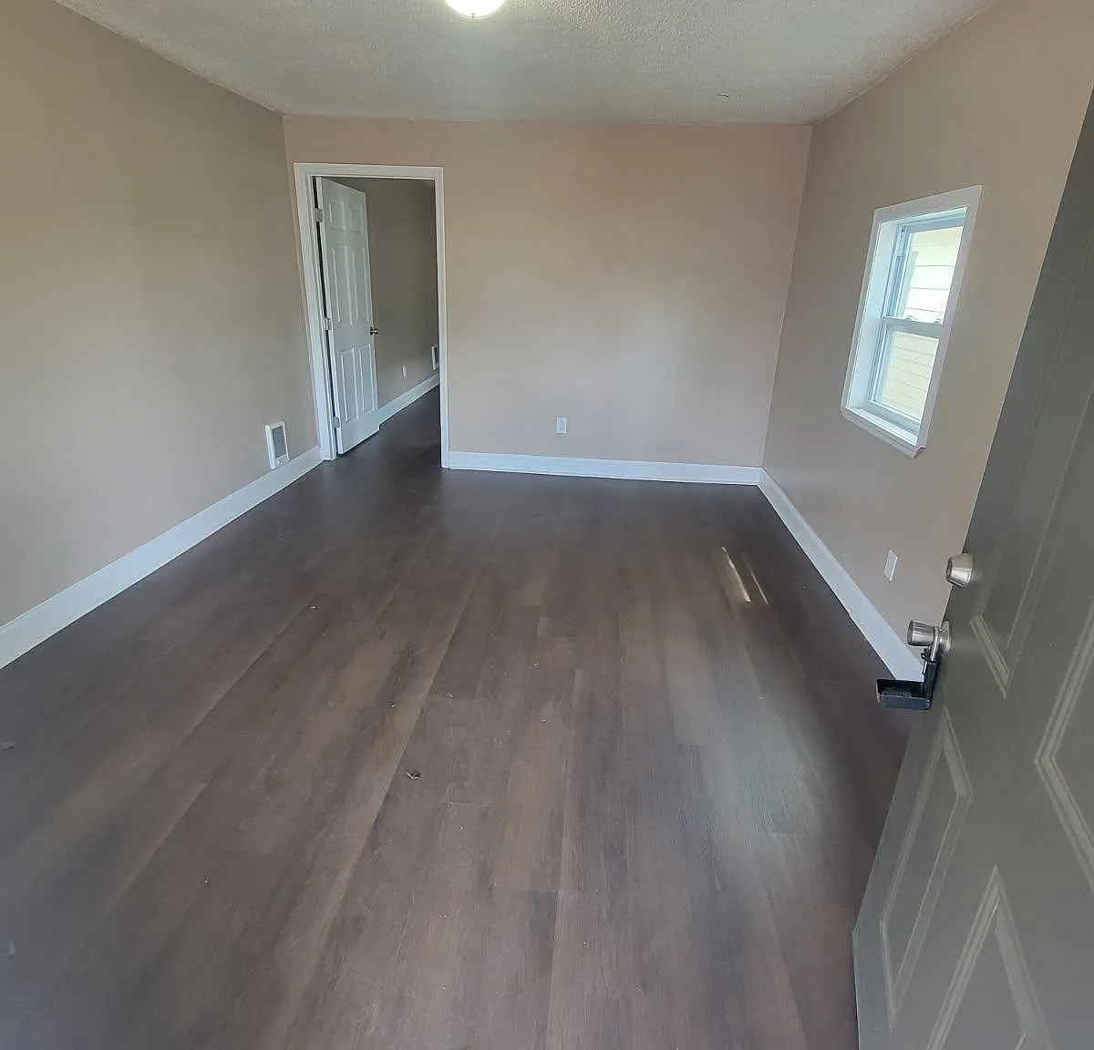 1 bed, 650 sqft, $700 — Photo 3