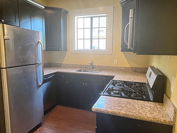 5th image of 741 S 3rd St APT 5
