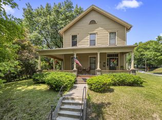 617 E 9th St, Muscatine, IA 52761