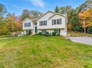 2 Reynolds Rd, Glocester, RI 02814