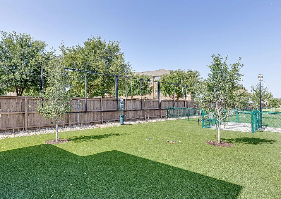 The Quadrangles on Twenty Apartments in Grand Prairie, Texas
