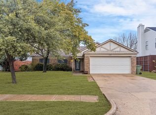 2230 Country Oaks Dr, Garland, TX 75040