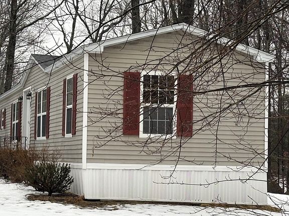 3rd image of 7 Kenyann Drive