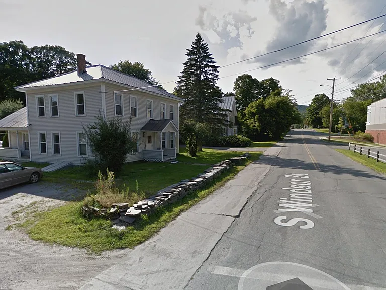 246 S Windsor St #2 — Photo 2