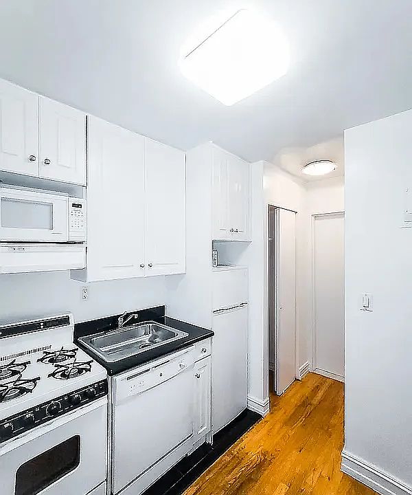 2nd image of 238 E 36th St APT 2G