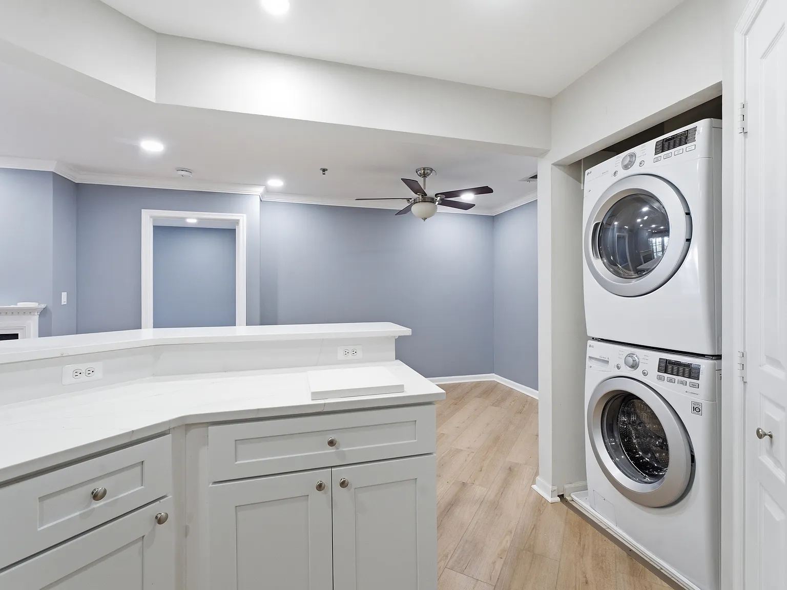 2 bed, 1003 sqft, $2,350 — Photo 4