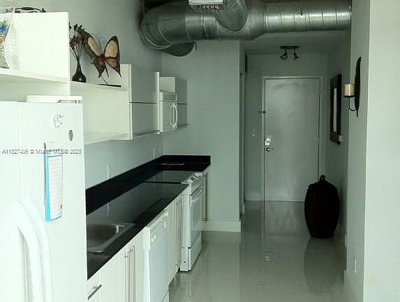 5th image of 690 SW 1st Ct APT 2301