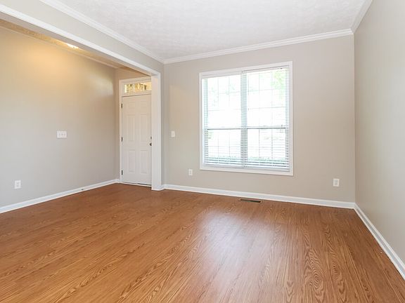 3rd image of 317 Park Creek Rdg