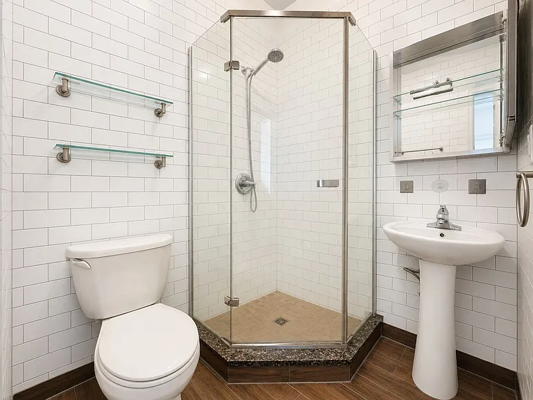 511 5th Ave #4 — Photo 7