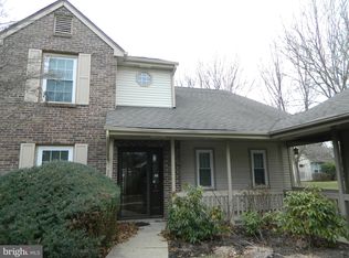 5 Braxton Ct, Hightstown, NJ 08520
