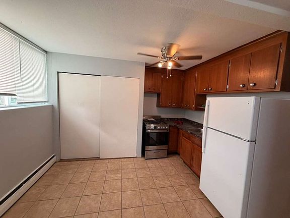 3rd image of 1720 19th Ave NE APT 7