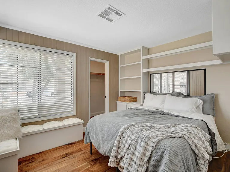 9205 Sandy Shores Dr — Photo 49