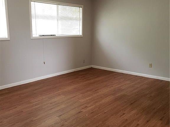 2nd image of 303 Cooner St #D
