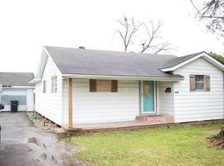 3034 Maple Ave, Groves, TX 77619