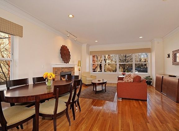 2nd image of 1524 N Leavitt St #1