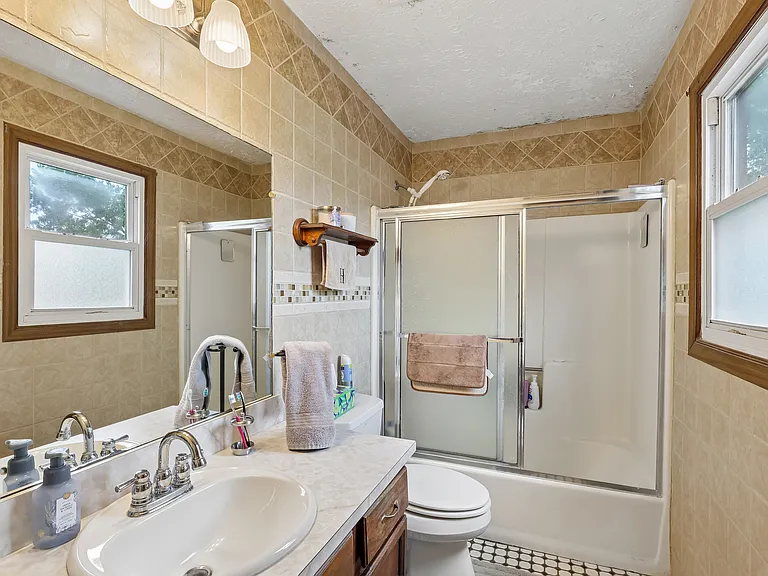 Second floor full bath