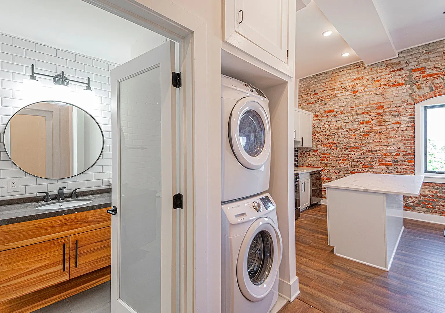 1211 Bainbridge St — Photo 1