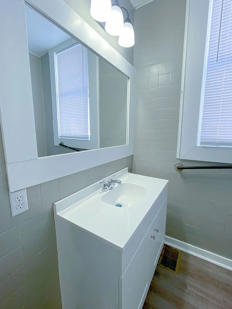 606 West 4th Street — Photo 2
