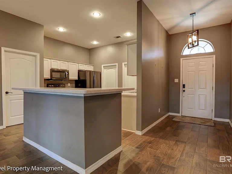 15307 Hearthstone Dr — Photo 2