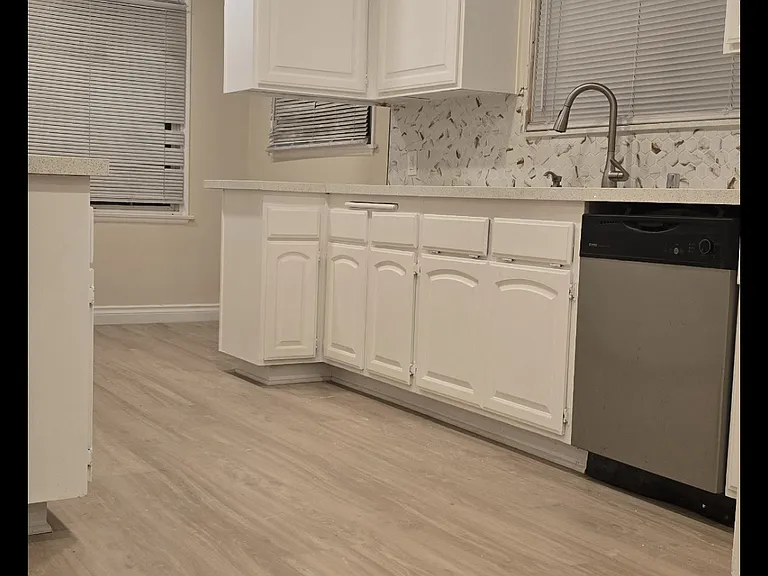 20533 Stagg St — Photo 11