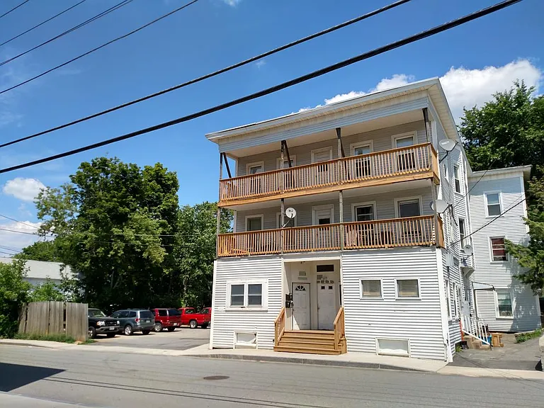 320 Pleasant St #6 — Photo 1