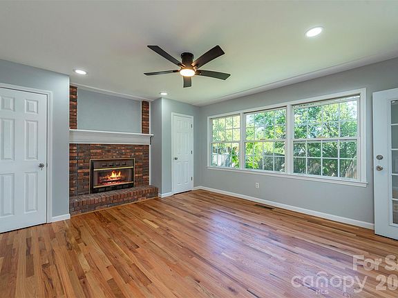 3rd image of 23 Westmont Dr