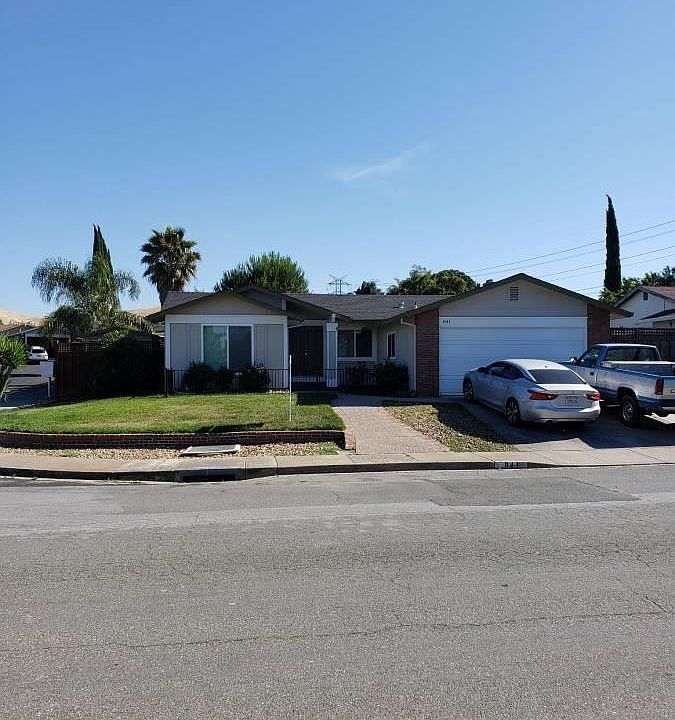 1st image of 841 Birchwood Dr