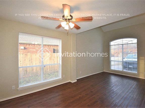 3rd image of 1727 Chatham Ln