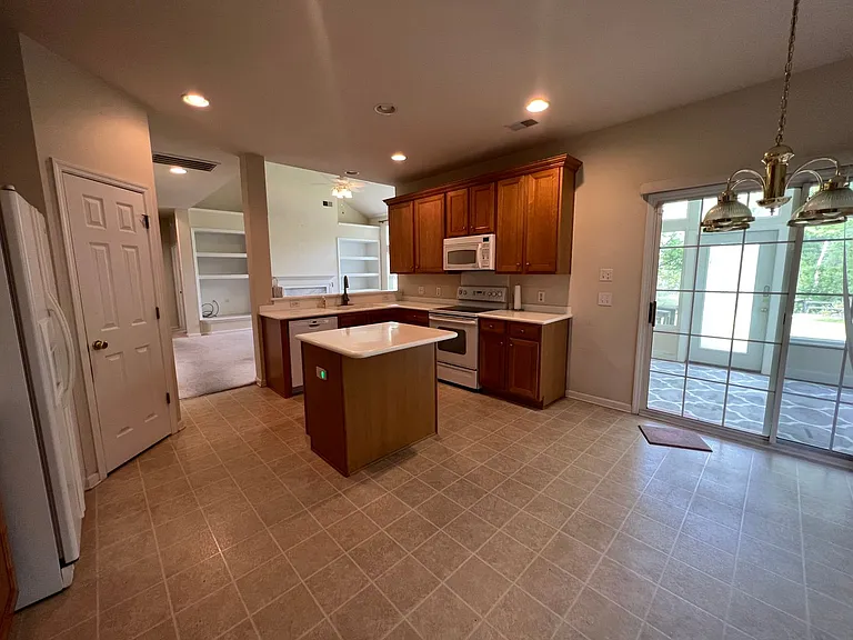 212 Summer Rain Ct — Photo 8