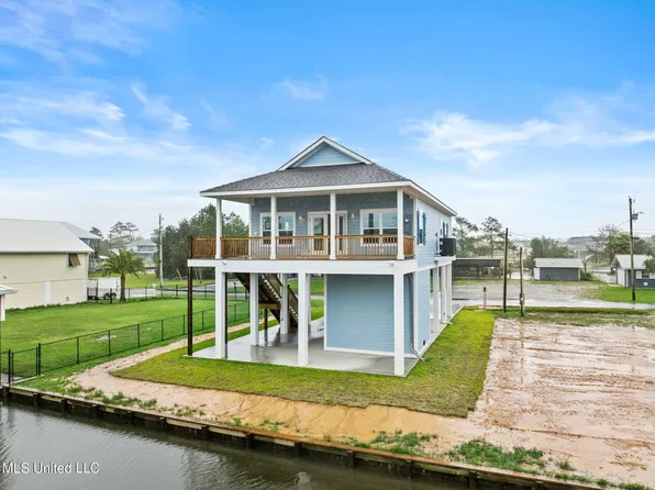 11009 New York St, Bay Saint Louis, MS 39520