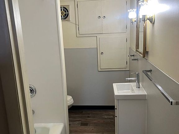 5th image of 152 E Lincoln Ave #11801097