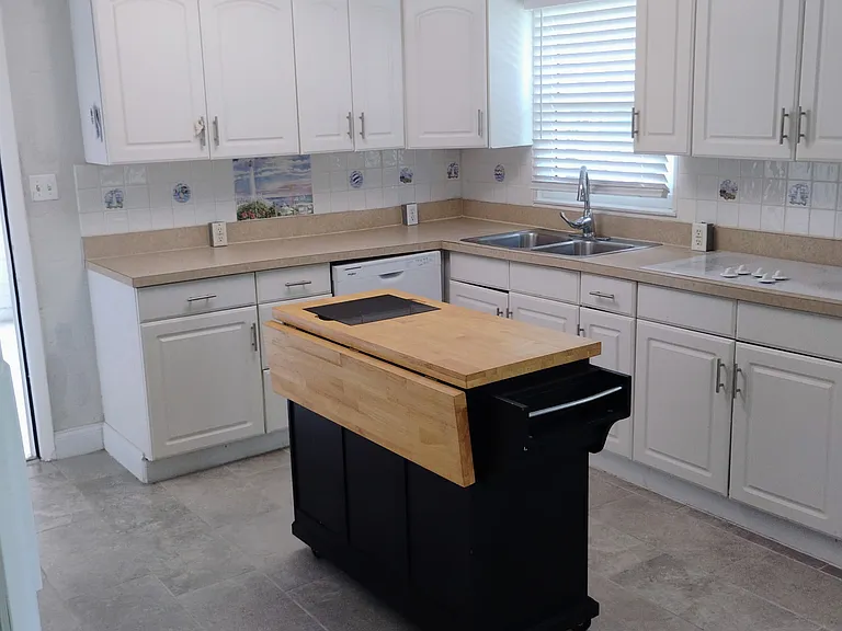 11 Ocean Breeze Cir — Photo 13