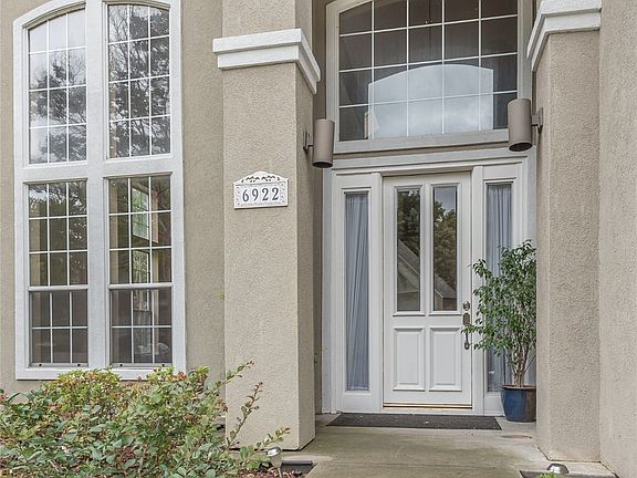 3rd image of 6922 Clear Springs Cir
