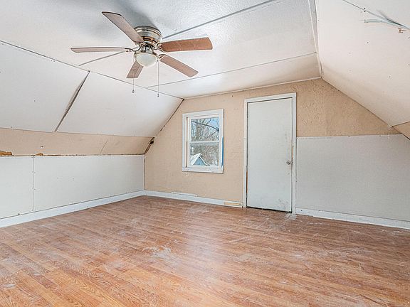 5th image of 410 Division St